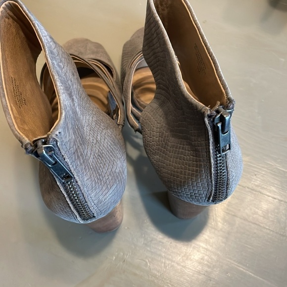 Splendid grey heels concert night out date night boho event fall western preppy - Picture 6 of 10